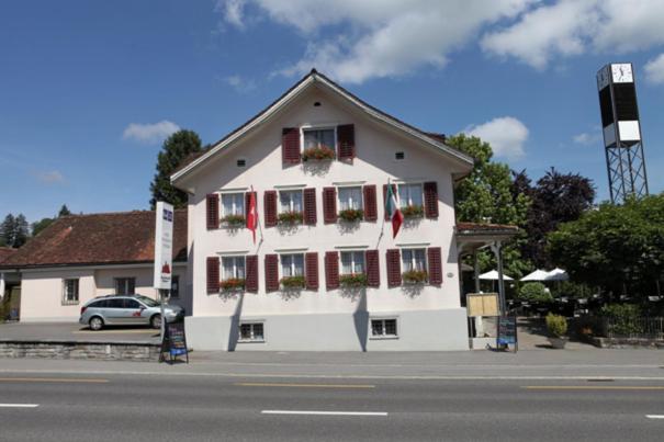Hotel Ristorante Schloessli Meggen Екстер'єр фото